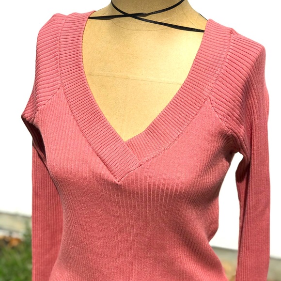 DIVIDED Ribbed Cropped Top - Picture 3 of 6